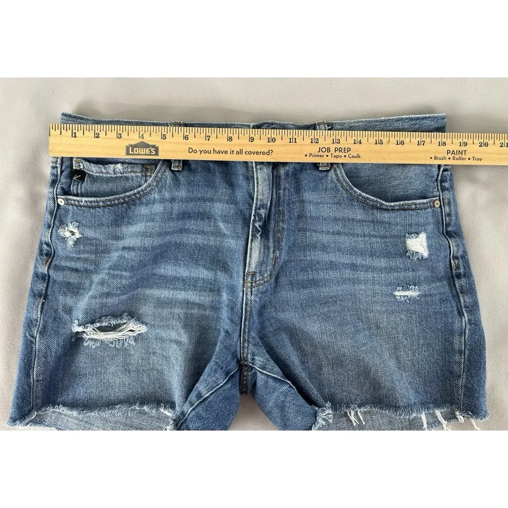 KanCan Jean Shorts Women's‎ Size 15/31 Raw Hem